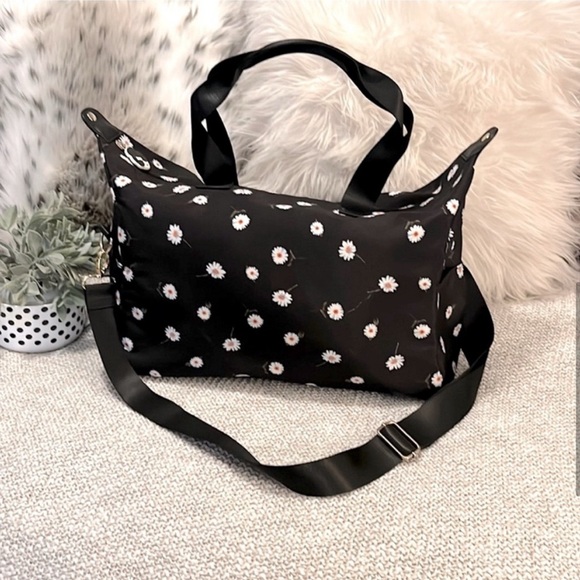 Alice + Olivia Black Daisy Floral Nylon Overnight Travel Duffel Tote Bag - Picture 7 of 15